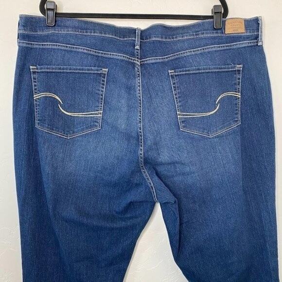 Levi's NWT Curvy Straight Simply Stretch Jeans 28L - Picture 7 of 9
